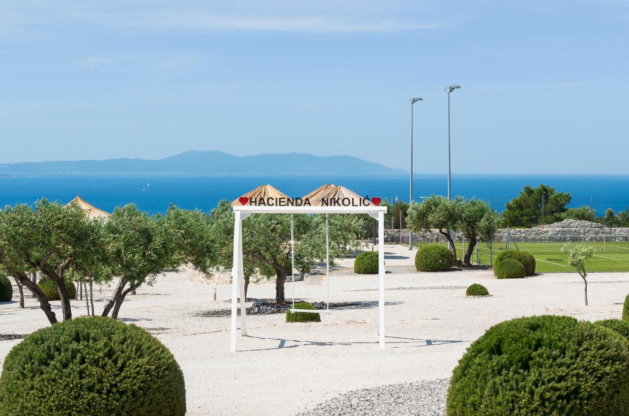 Villa Hacienda Nikolic Milna  Esterno foto