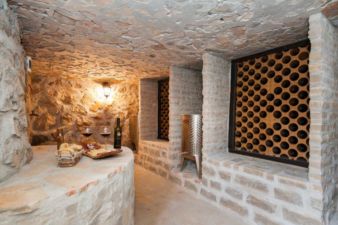 Villa Hacienda Nikolic Milna  Esterno foto